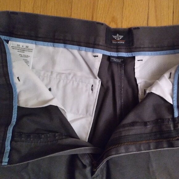 Comfortable Classy Straight Pants for Men, Dockers, Size - 32/32 - Picture 2 of 3